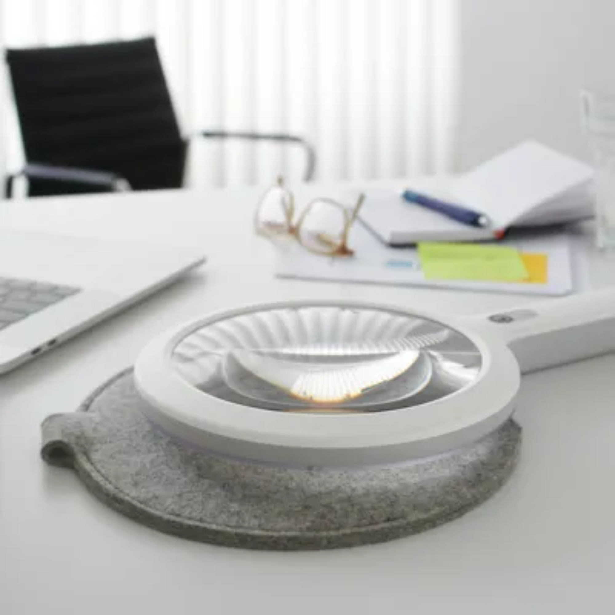 Lampe Loupe à main Opticlux Hand - Ø 160 mm - Avec ou sans station de charge - Waldmann